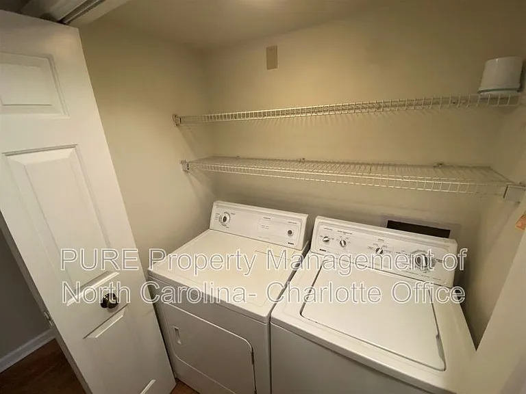 415 W 8th St #E — Photo 15