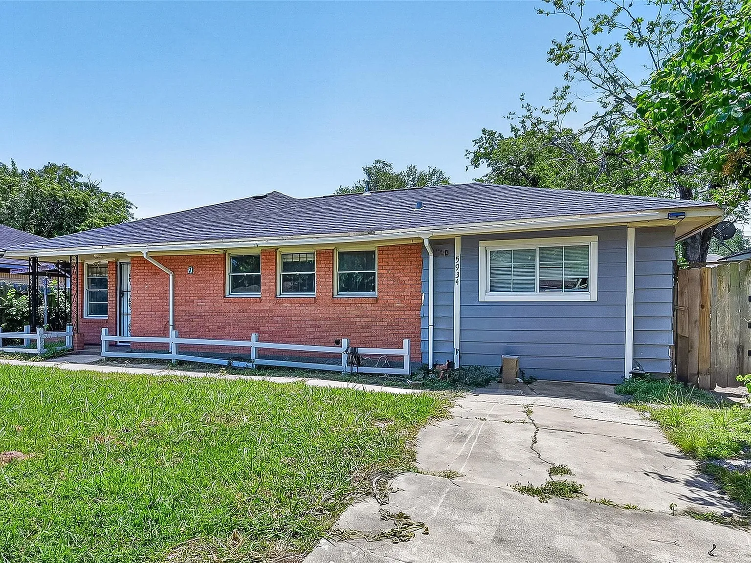 4 bed, 2.0 bath, 1744 sqft, $1,900 — Photo 2