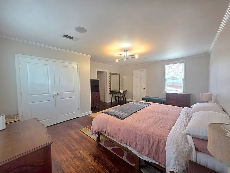 1010 E Maxwell St — Photo 12