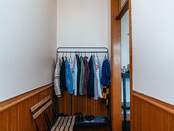 4th image of 929 S Oakley Blvd APT 1