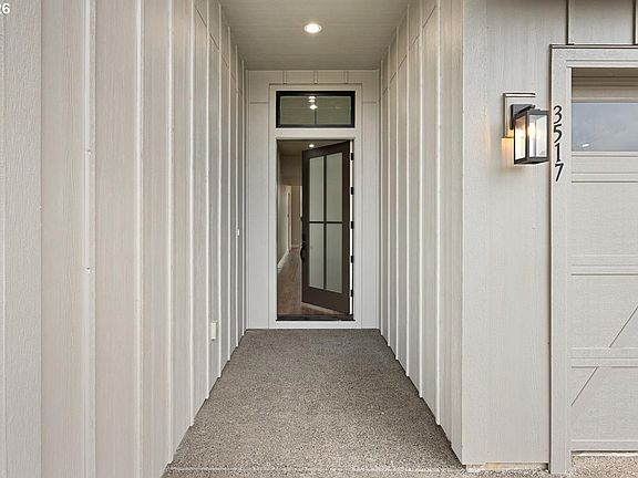 3rd image of 3517 N 11th Cir