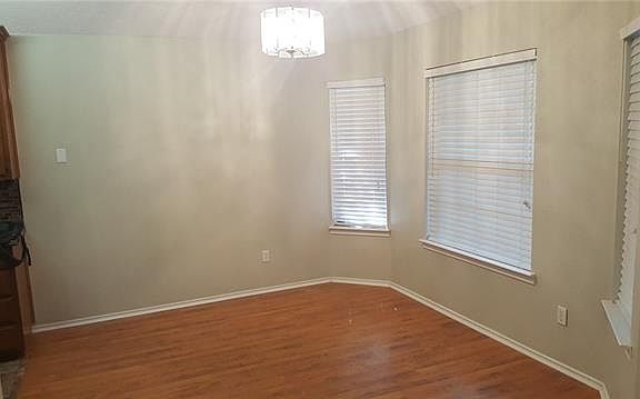 5th image of 1853 Kings Canyon Cir