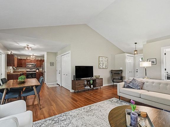 5th image of 52017 Trenton Woods Dr