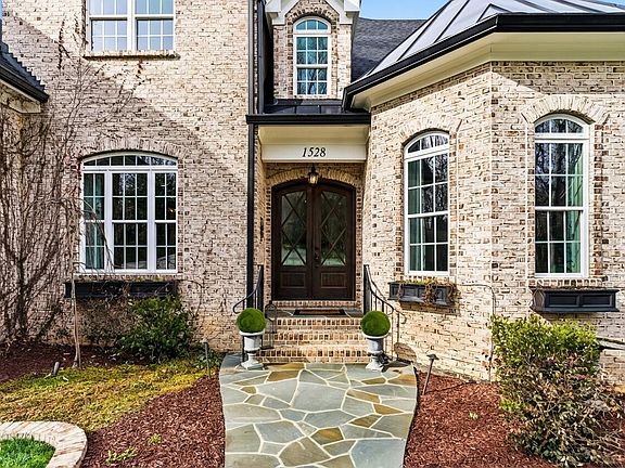 2nd image of 1528 Eglantyne Ct