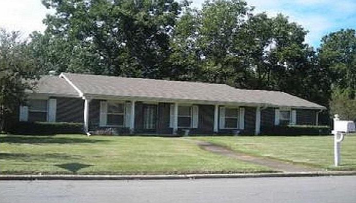 1st image of 3100 S Taft St
