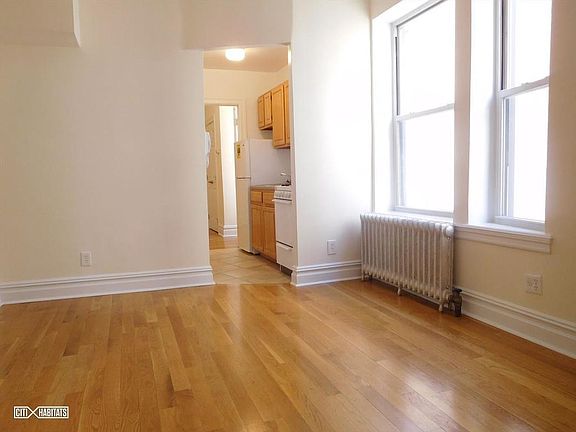 3rd image of 355 W 85th St APT 82