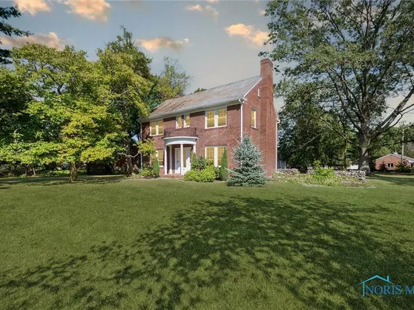 384 Colony Rd, Rossford, OH 43460