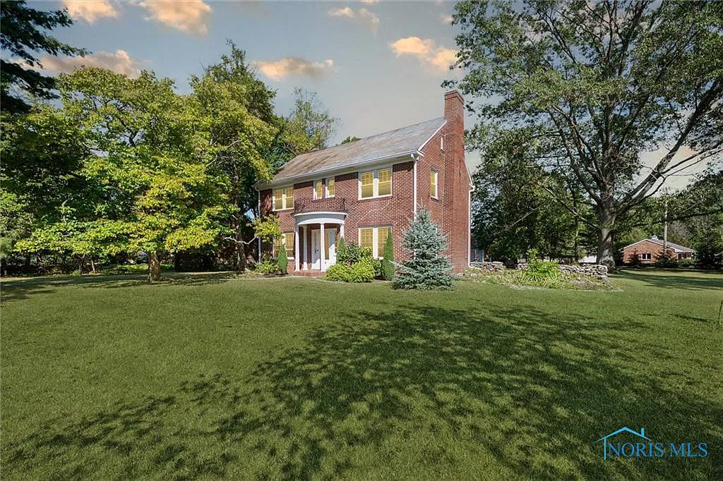 384 Colony Rd photo 1