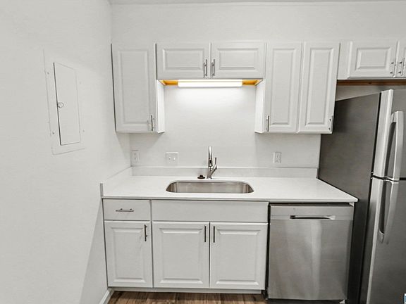 5th image of 3350 Altamont Rd Unit E-21