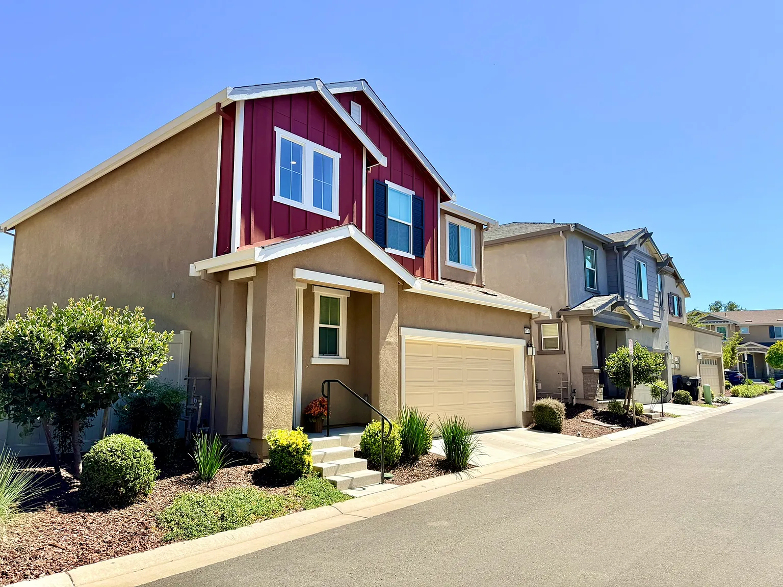3 bed, 2.5 bath, 1583 sqft, $2,995 — Photo 3
