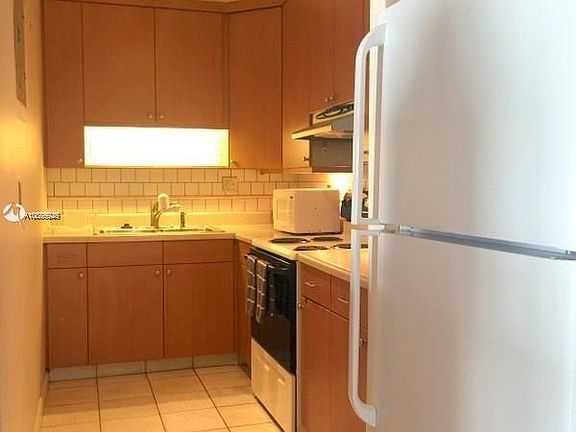 3rd image of 2900 Banyan St #Penthouse 606
