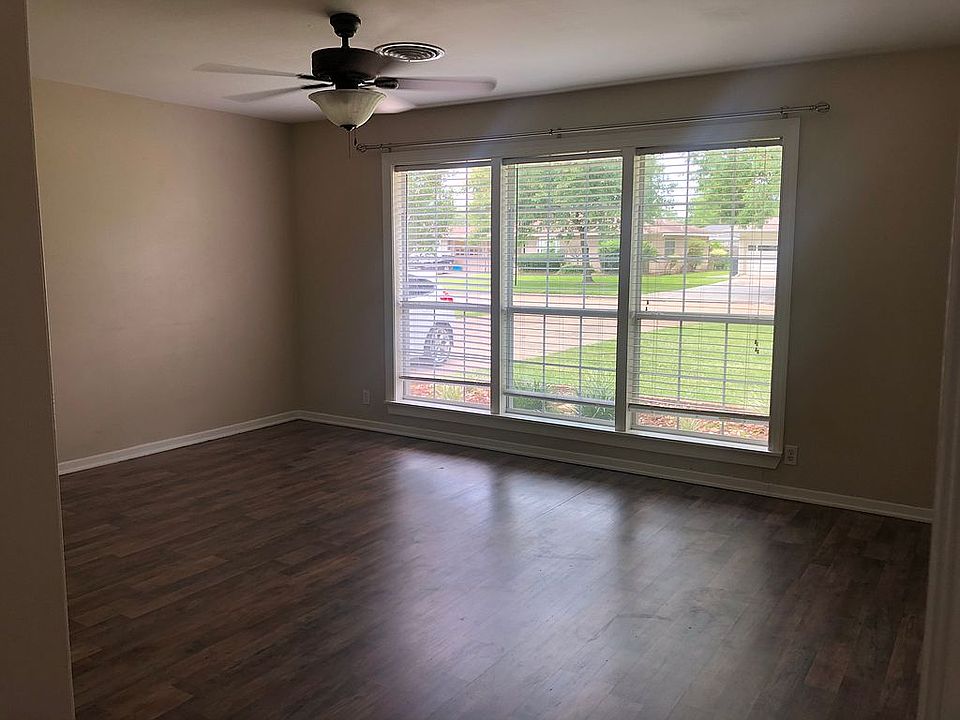 1st image of 215 32nd St