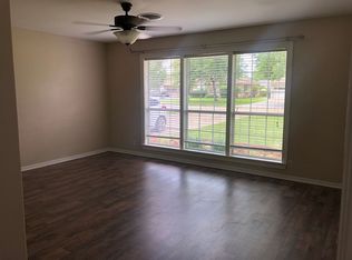 215 32nd St, Nederland, TX 77627