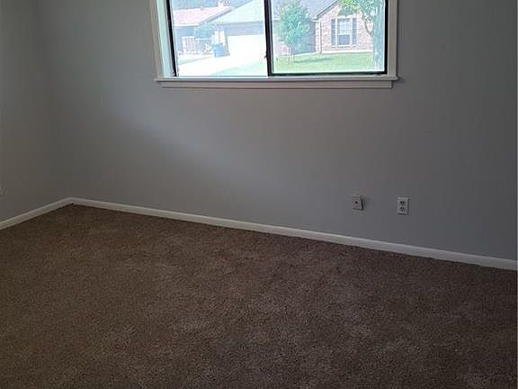5th image of 120 Janin Cir E