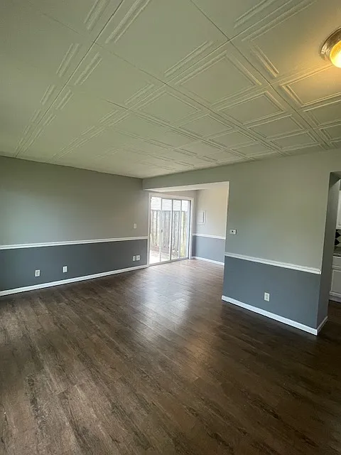 3 bed, 924 sqft, $2,400 — Photo 4