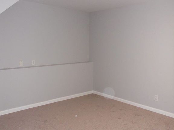 4th image of 220A Kingston St