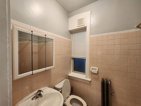 5th image of 215A Washington Blvd APT 3N
