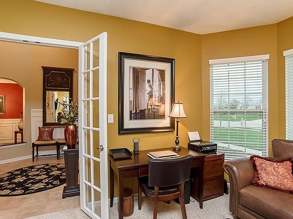 Office/study off of entry!