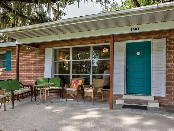 3rd image of 1401 Park Dr
