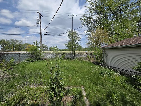 3rd image of 3017 Glenwood St