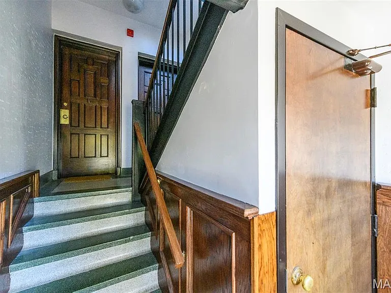 7331 Forsyth Blvd #1E — Photo 2