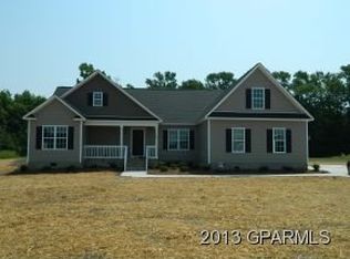 545 Cottonport Dr, Grimesland, NC 27837