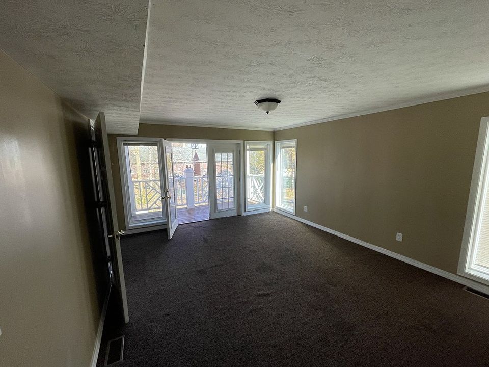 1st image of 337 W 32nd St Unit 4