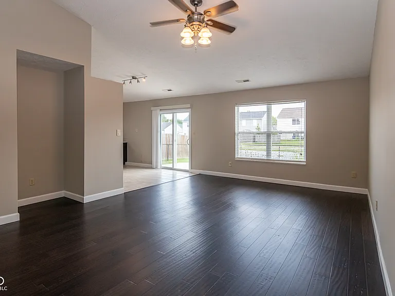 815 Tall Timber Dr — Photo 6