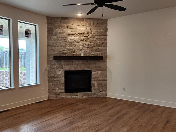 4th image of 2433 E Swallow Street