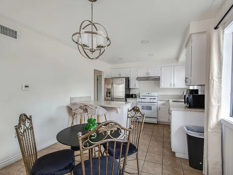 405 Nobel Ave #D — Photo 8