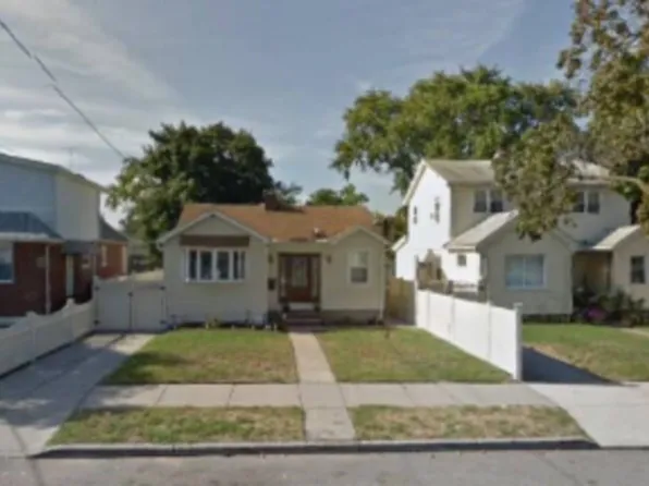21908 131st Ave, Springfield Gardens, NY 11413