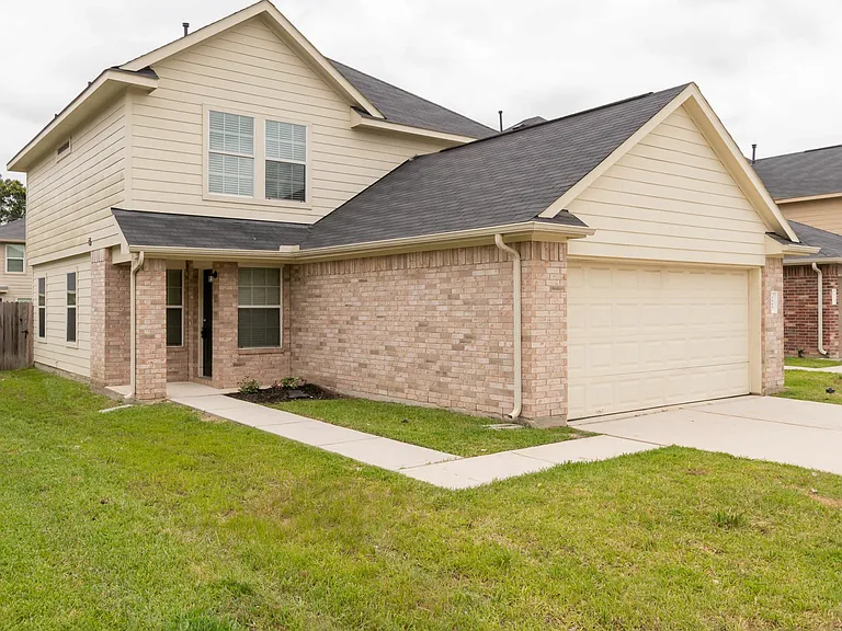 2443 Tomica Ct — Photo 3