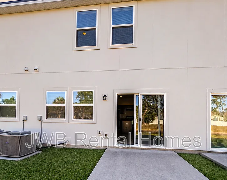 6055 Carolines Ct — Photo 14