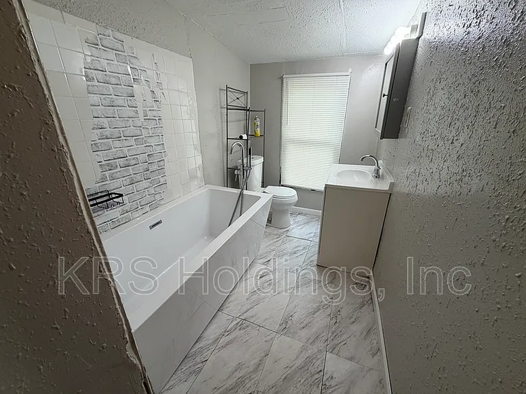 1145 23rd St — Photo 9