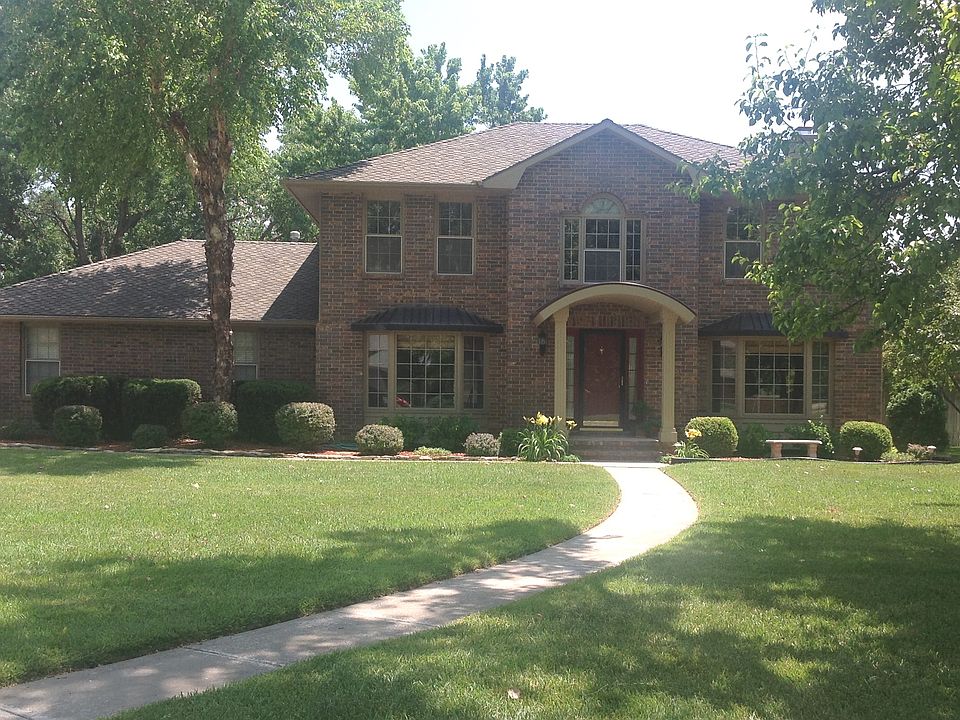 1st image of 111 Road Runner Ln