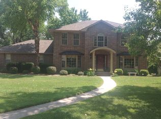 111 Road Runner Ln, Hutchinson, KS 67502