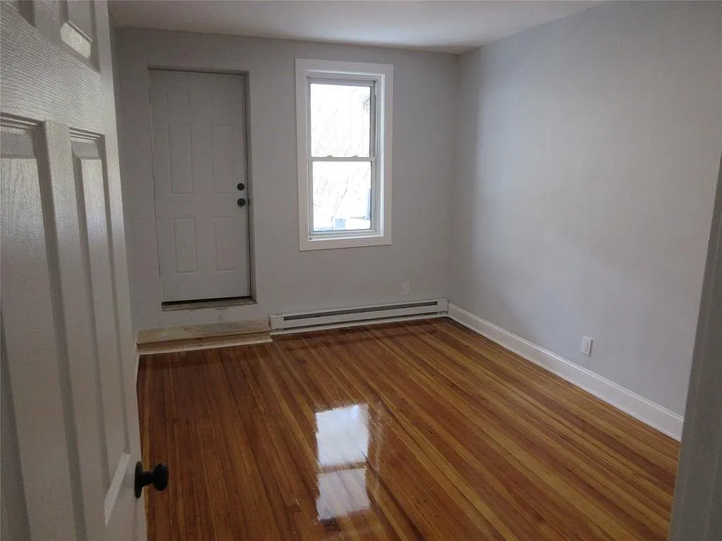 Building Photo - 949 E 213th St #2