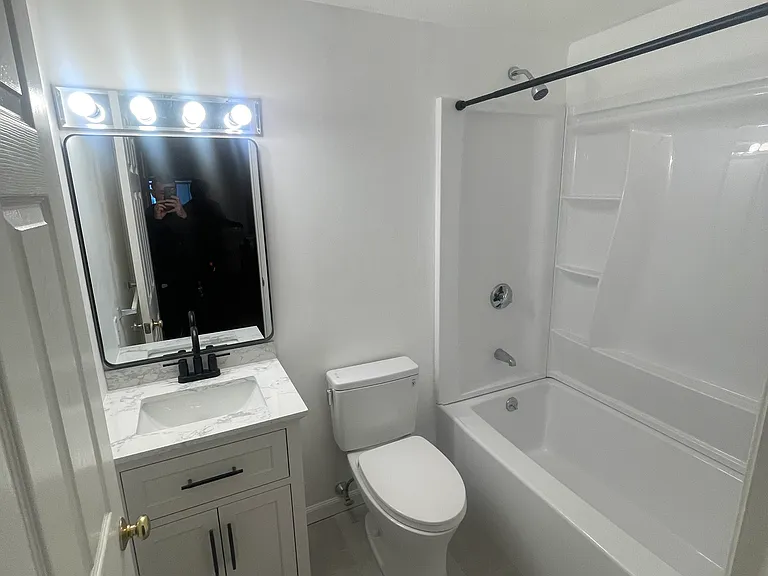 238 Hanover St #2 — Photo 13