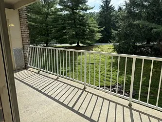 Flying Hills Apartments — Photo 21