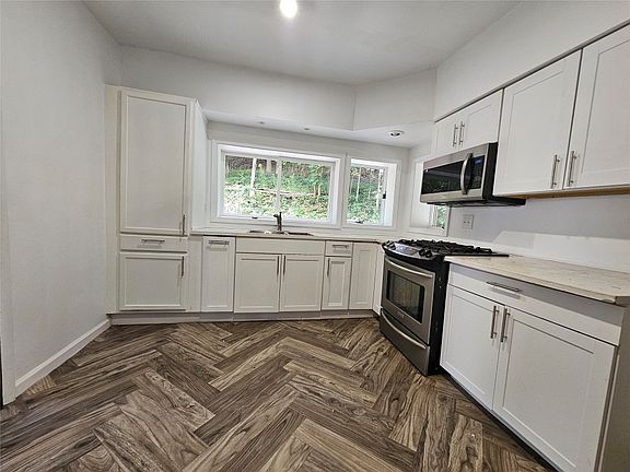 3rd image of 21/23 Bayless Ave