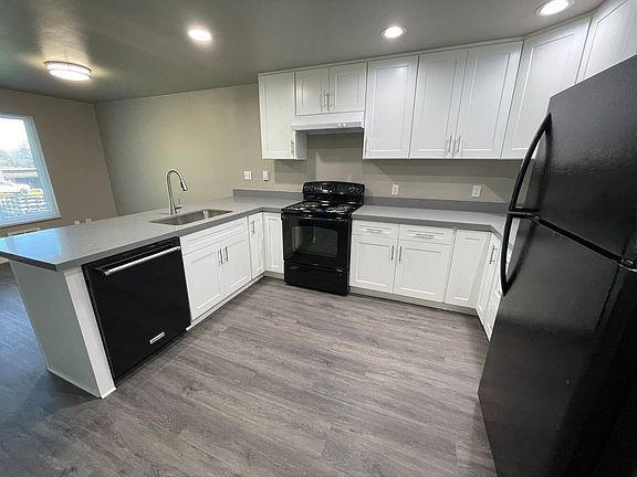 5th image of 5733 91st Ave NE #A