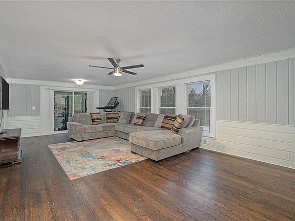 2nd image of 7204 Richmond Ave