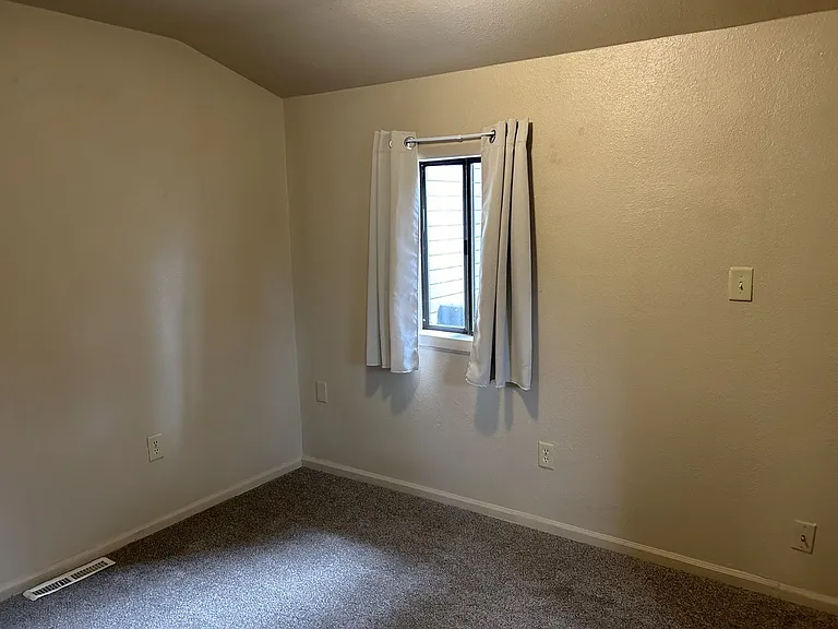 218 Whedbee St — Photo 11