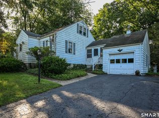 95 Lake Ave, Trumbull, CT 06611