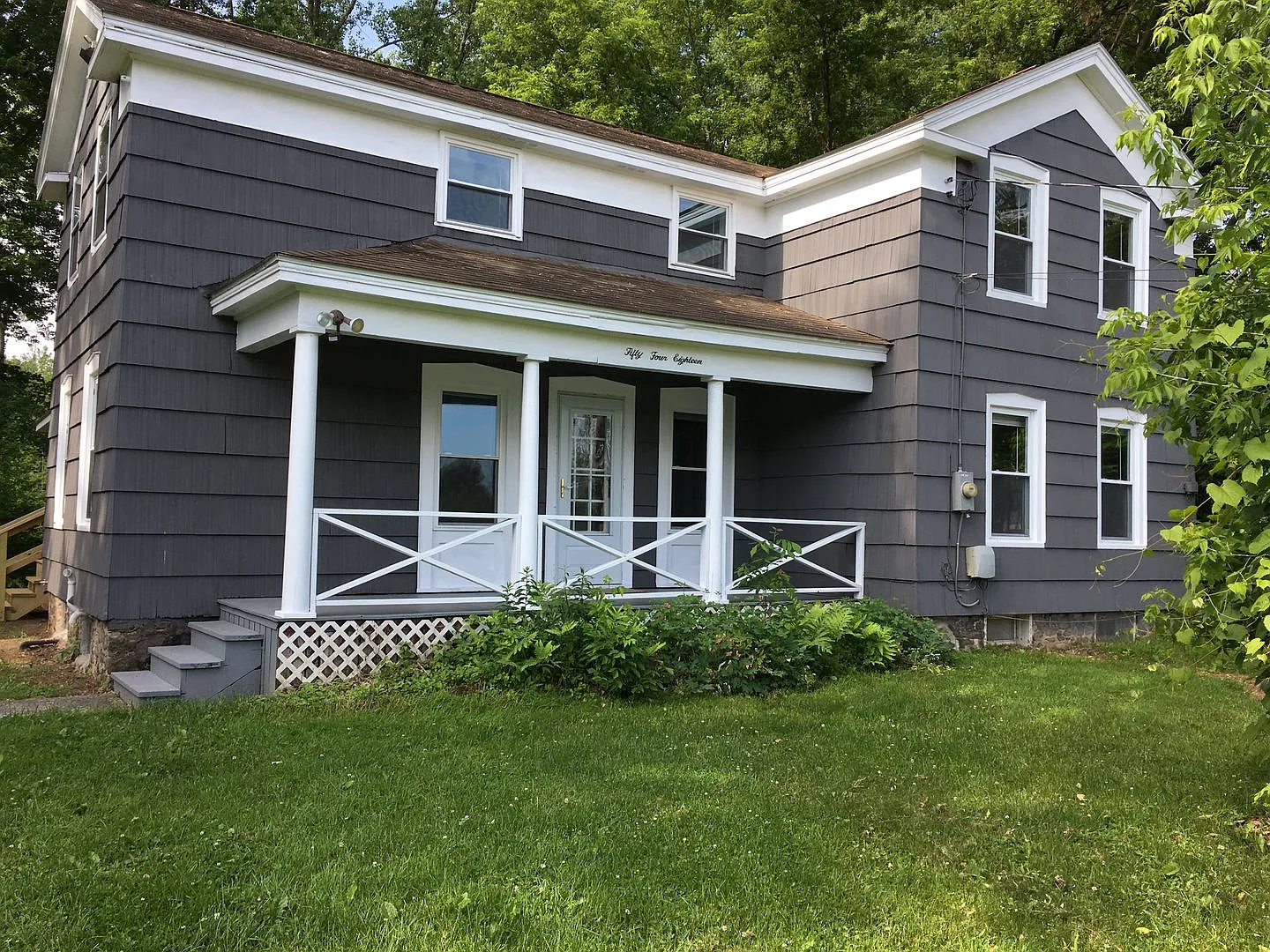 Coming Soon! Excellent 4 bed 1.5 Bath country estate with 1.5 baths and garage — Photo 2
