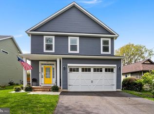 203 Lakeview Ave, Edgewater, MD 21037