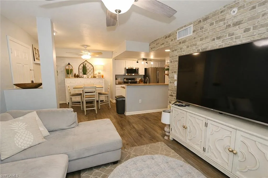 2 bed, 1.0 bath, 873 sqft, $1,595 — Photo 4
