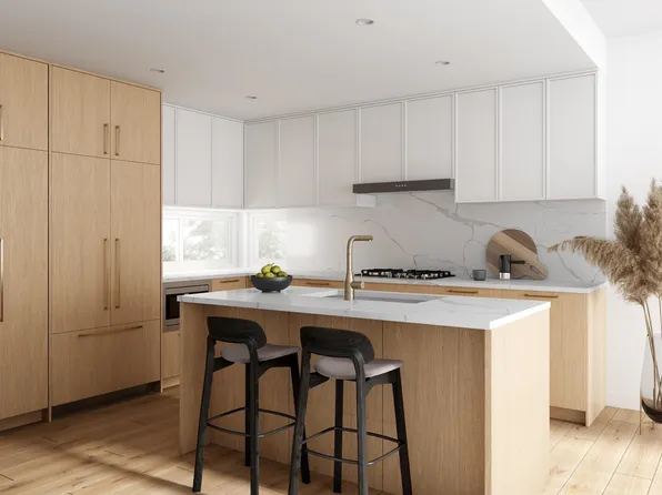 390 Guilby St #206, Coquitlam, BC V3K 3Y6