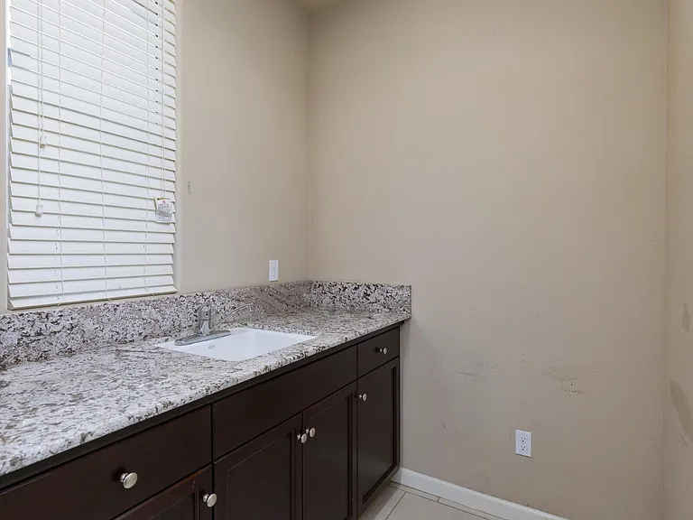 3720 Griffith Ave — Photo 26