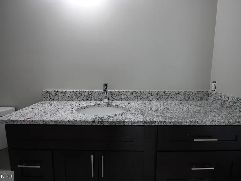 228 Spring House Ln — Photo 11